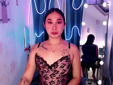 in yourdreamstarxx online show from 11/21/25, 08:40