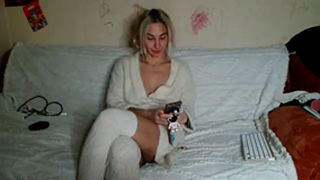 AsyaLulu online show from 10/28/25, 09:39