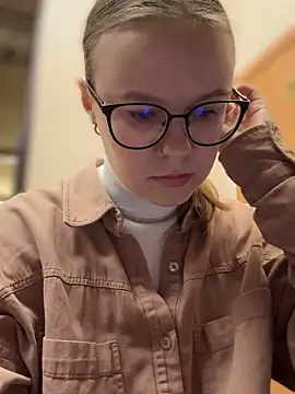  CherryBloom  online show from 10/06/25, 06:22