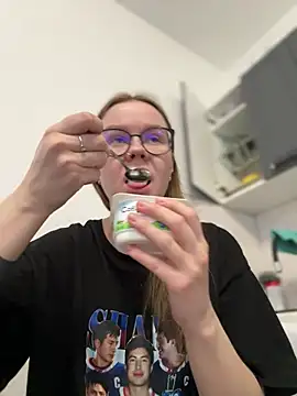 Snapshot of _CherryBloom_ chatting on 04/13/26, 05:46 CherryBloom online show from 04/13/26, 05:46