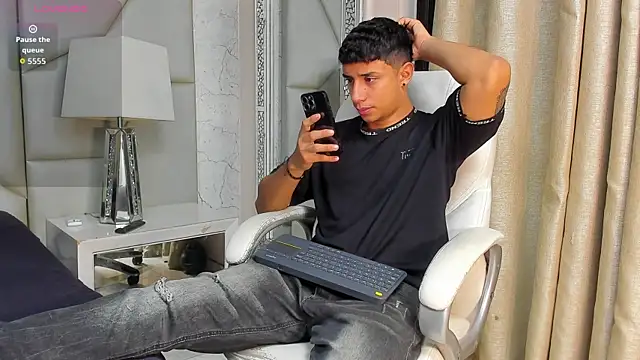 jaze bradley online show from 11/04/25, 11:42