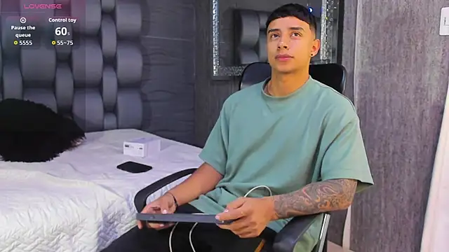 jaze bradley online show from 11/11/25, 11:32