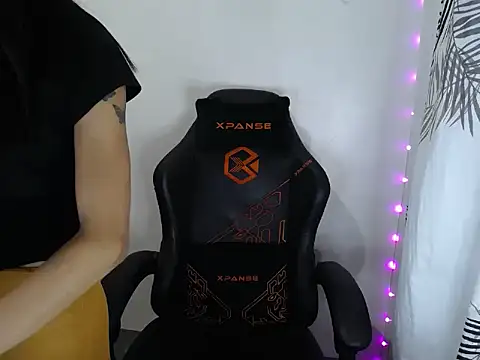 Snapshot of kate_69x chatting on 04/09/26, 06:19 kate 69x online show from 04/09/26, 06:19