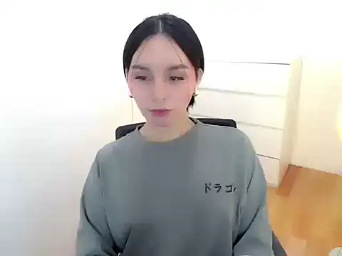 Snapshot of holly_tabby chatting on 09/08/25, 08:08 holly tabby online show from 09/08/25, 08:08