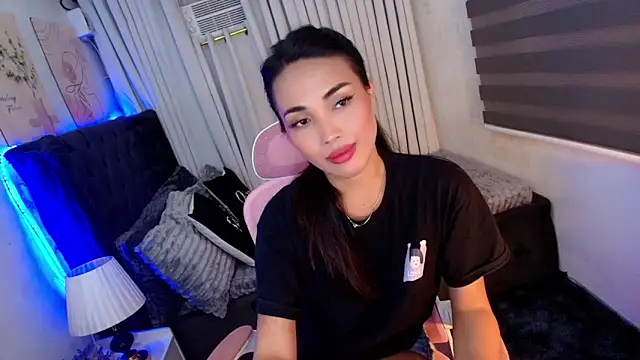 asian lucii online show from 10/10/25, 12:59