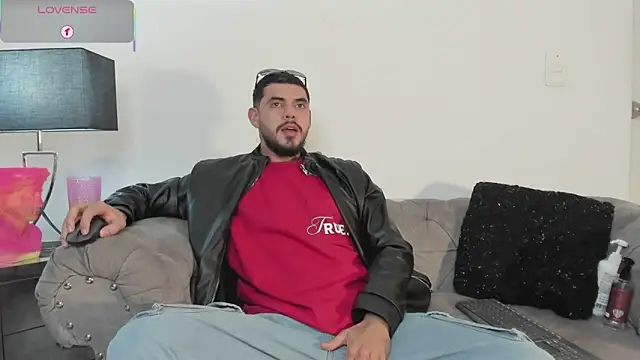 Snapshot of Dimitri_Bass chatting on 11/23/25, 06:41 Dimitri Bass online show from 11/23/25, 06:41