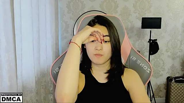 Snapshot of MeilideQian1 chatting on 10/16/25, 10:05 MeilideQian1 online show from 10/16/25, 10:05