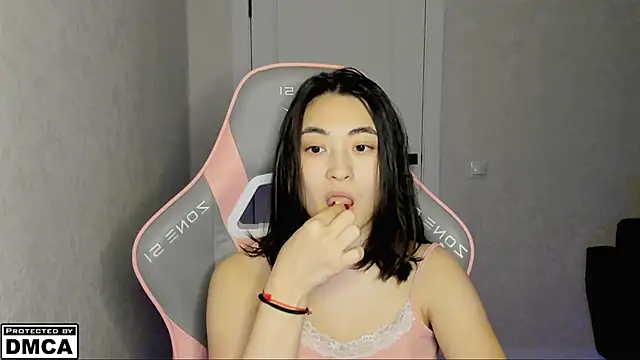 Snapshot of MeilideQian1 chatting on 10/20/25, 05:57 MeilideQian1 online show from 10/20/25, 05:57