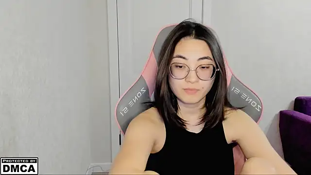 Snapshot of MeilideQian1 chatting on 10/22/25, 03:01 MeilideQian1 online show from 10/22/25, 03:01