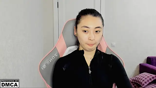 Snapshot of MeilideQian1 chatting on 10/24/25, 11:50 MeilideQian1 online show from 10/24/25, 11:50