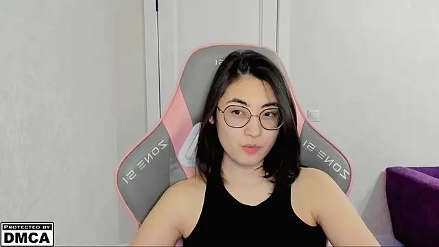 Snapshot of MeilideQian1 chatting on 11/02/25, 03:03 MeilideQian1 online show from 11/02/25, 03:03