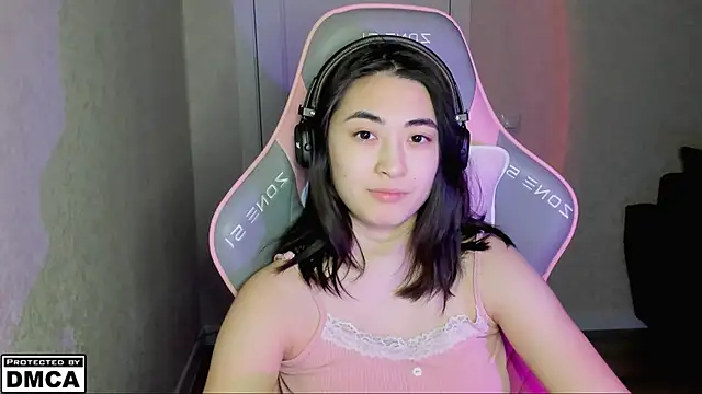 Snapshot of MeilideQian1 chatting on 11/25/25, 08:20 MeilideQian1 online show from 11/25/25, 08:20