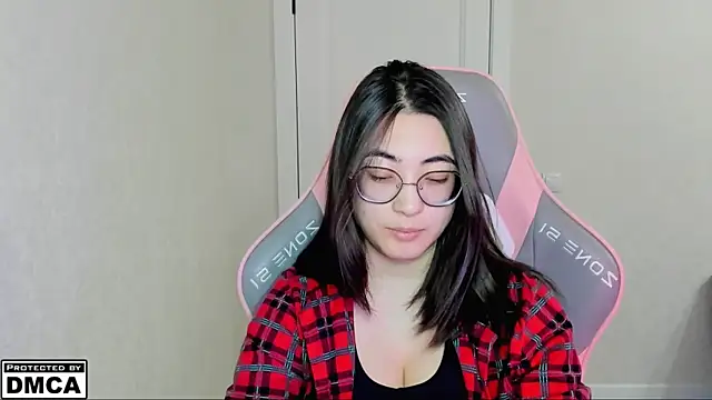 Snapshot of MeilideQian1 chatting on 12/16/25, 02:55 MeilideQian1 online show from 12/16/25, 02:55