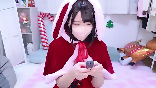 Snapshot of Anzu_xx chatting on 12/22/25, 02:25 Anzu xx online show from 12/22/25, 02:25