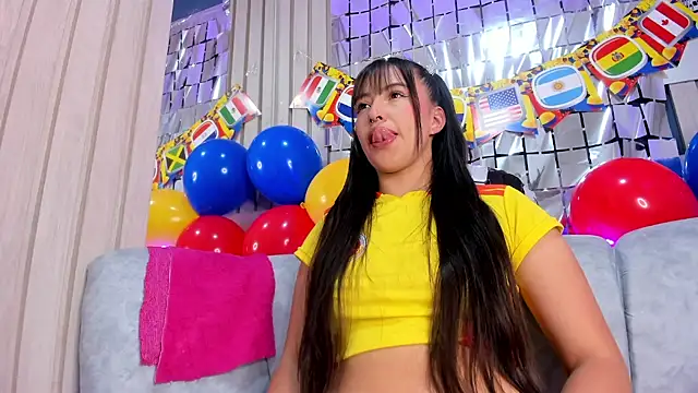 Snapshot of SofiCandy_ chatting on 06/17/26, 12:29 SofiCandy online show from 06/17/26, 12:29