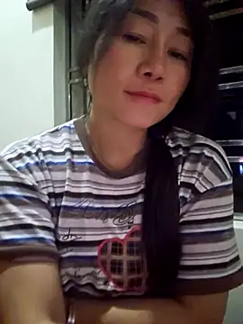 Snapshot of babychill09 chatting on 10/06/25, 02:03 babychill09 online show from 10/06/25, 02:03