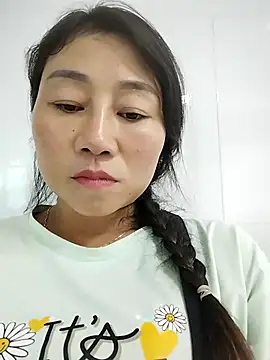 Snapshot of babychill09 chatting on 10/15/25, 07:08 babychill09 online show from 10/15/25, 07:08