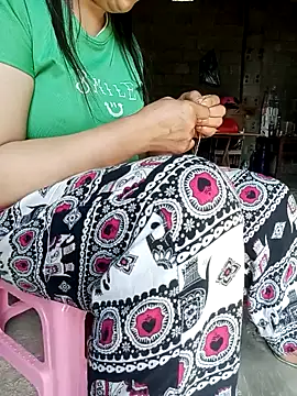 Snapshot of jienrrr chatting on 04/10/26, 02:17 jienrrr online show from 04/10/26, 02:17