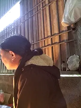 yoowwmr online show from 11/10/25, 02:10