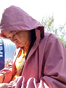 yoowwmr online show from 11/27/25, 03:41