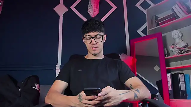 etham wolf  online show from 11/27/25, 11:23