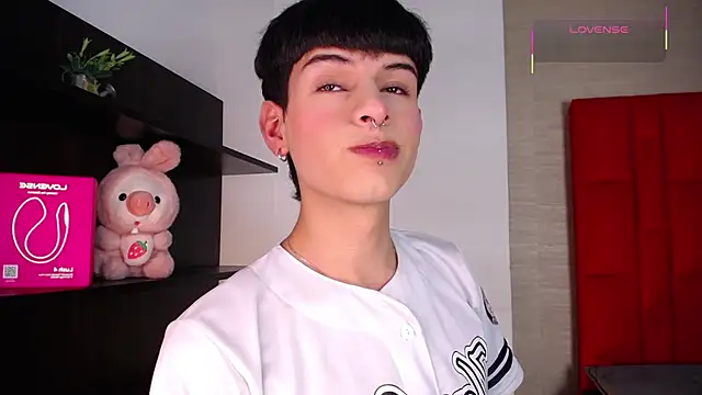 Ezra Storm online show from 01/18/26, 04:38