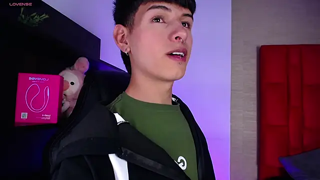 Ezra Storm online show from 02/01/26, 04:55