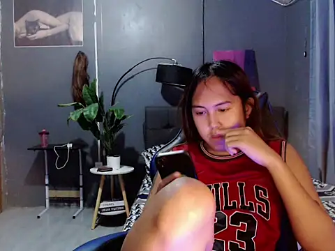 Snapshot of urtranspinay chatting on 11/28/25, 08:55 urtranspinay online show from 11/28/25, 08:55