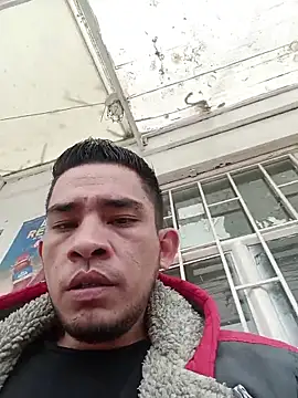 Snapshot of Andreshot911 chatting on 11/12/25, 06:30 Andreshot911 online show from 11/12/25, 06:30