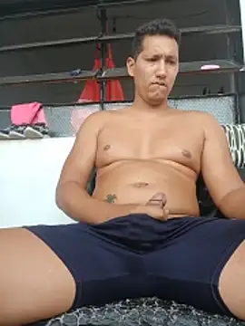 Snapshot of Tom_Hardy11 chatting on 03/17/26, 06:44 Tom Hardy11 online show from 03/17/26, 06:44