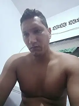 Snapshot of Tom_Hardy11 chatting on 04/13/26, 10:43 Tom Hardy11 online show from 04/13/26, 10:43