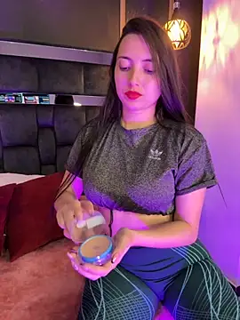 AndieJones  online show from 11/21/25, 12:37