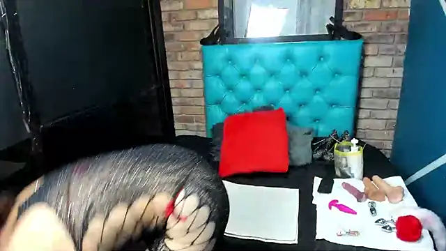 Mia Holly   online show from 09/24/25, 08:34