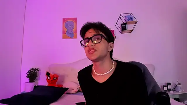 jin luna online show from 10/03/25, 12:07