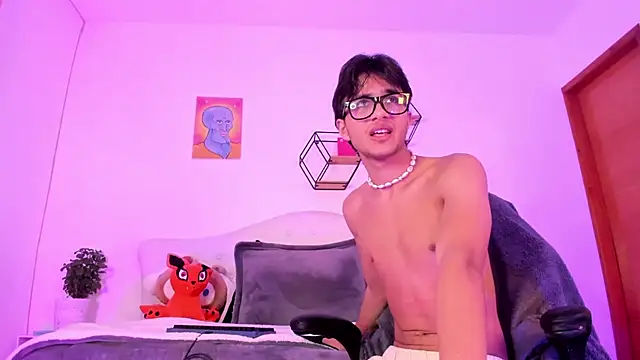 jin luna online show from 10/08/25, 12:14