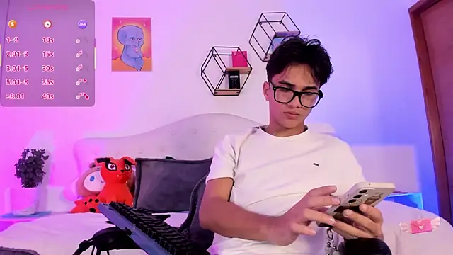 jin luna online show from 10/30/25, 12:39