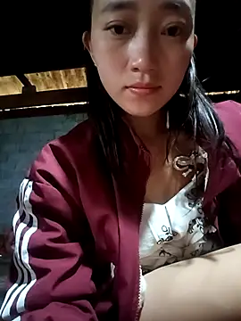 Snapshot of Zhan99999 chatting on 10/24/25, 01:24 Zhan99999 online show from 10/24/25, 01:24