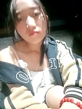 Snapshot of Zhan99999 chatting on 10/24/25, 01:40 Zhan99999 online show from 10/24/25, 01:40