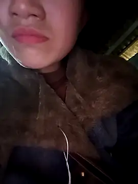 Snapshot of Zhan99999 chatting on 11/12/25, 06:58 Zhan99999 online show from 11/12/25, 06:58