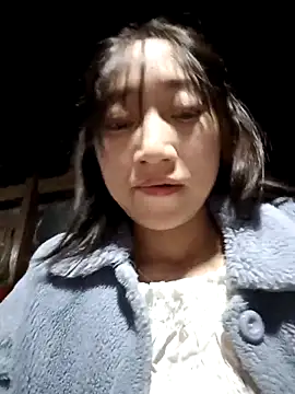 Snapshot of Zhan99999 chatting on 11/16/25, 02:33 Zhan99999 online show from 11/16/25, 02:33