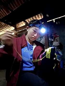 Snapshot of Zhan99999 chatting on 12/15/25, 03:44 Zhan99999 online show from 12/15/25, 03:44