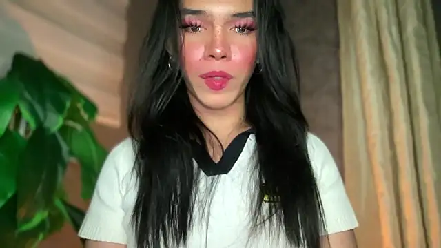 Snapshot of Misselliefayexxx chatting on 09/08/25, 08:41 Misselliefayexxx online show from 09/08/25, 08:41