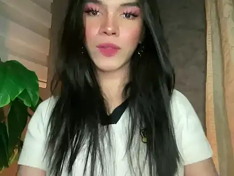 Snapshot of Misselliefayexxx chatting on 09/20/25, 07:53 Misselliefayexxx online show from 09/20/25, 07:53