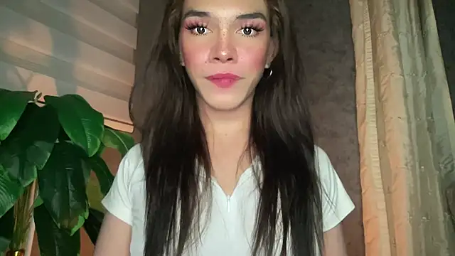 Snapshot of Misselliefayexxx chatting on 10/02/25, 09:38 Misselliefayexxx online show from 10/02/25, 09:38