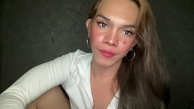 Snapshot of Misselliefayexxx chatting on 10/23/25, 10:19 Misselliefayexxx online show from 10/23/25, 10:19