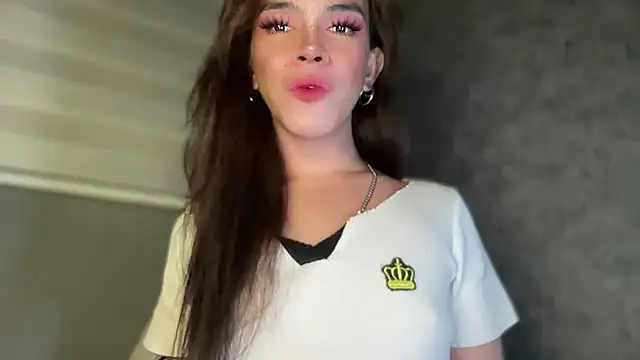 Snapshot of Misselliefayexxx chatting on 11/28/25, 06:21 Misselliefayexxx online show from 11/28/25, 06:21