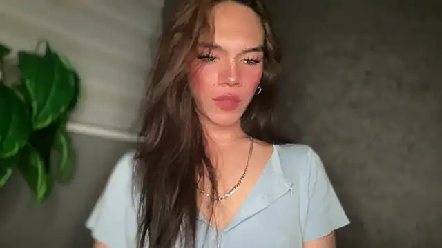 Snapshot of Misselliefayexxx chatting on 12/15/25, 12:53 Misselliefayexxx online show from 12/15/25, 12:53