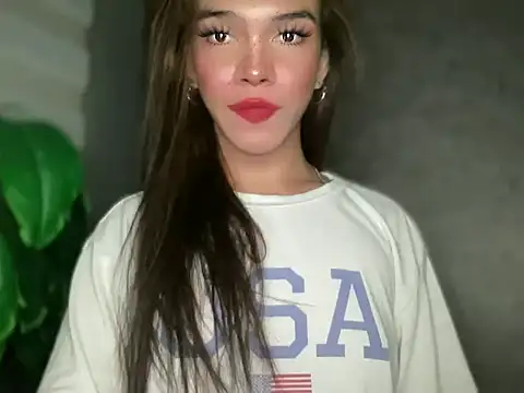 Snapshot of Misselliefayexxx chatting on 02/17/26, 08:48 Misselliefayexxx online show from 02/17/26, 08:48