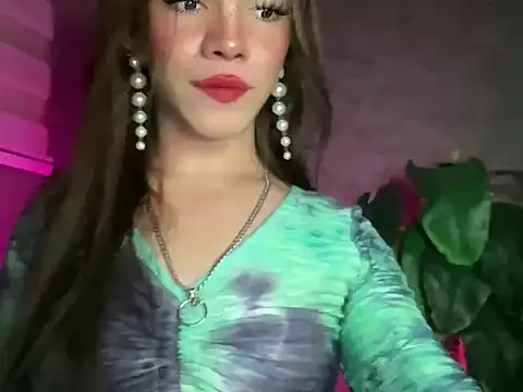 Snapshot of Misselliefayexxx chatting on 03/04/26, 12:27 Misselliefayexxx online show from 03/04/26, 12:27