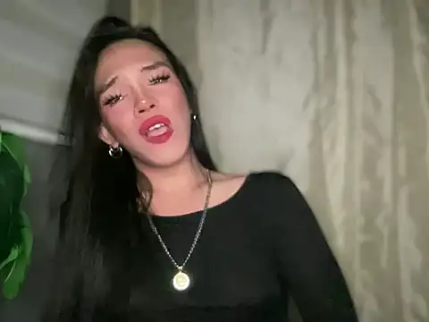 Snapshot of Misselliefayexxx chatting on 03/22/26, 04:10 Misselliefayexxx online show from 03/22/26, 04:10